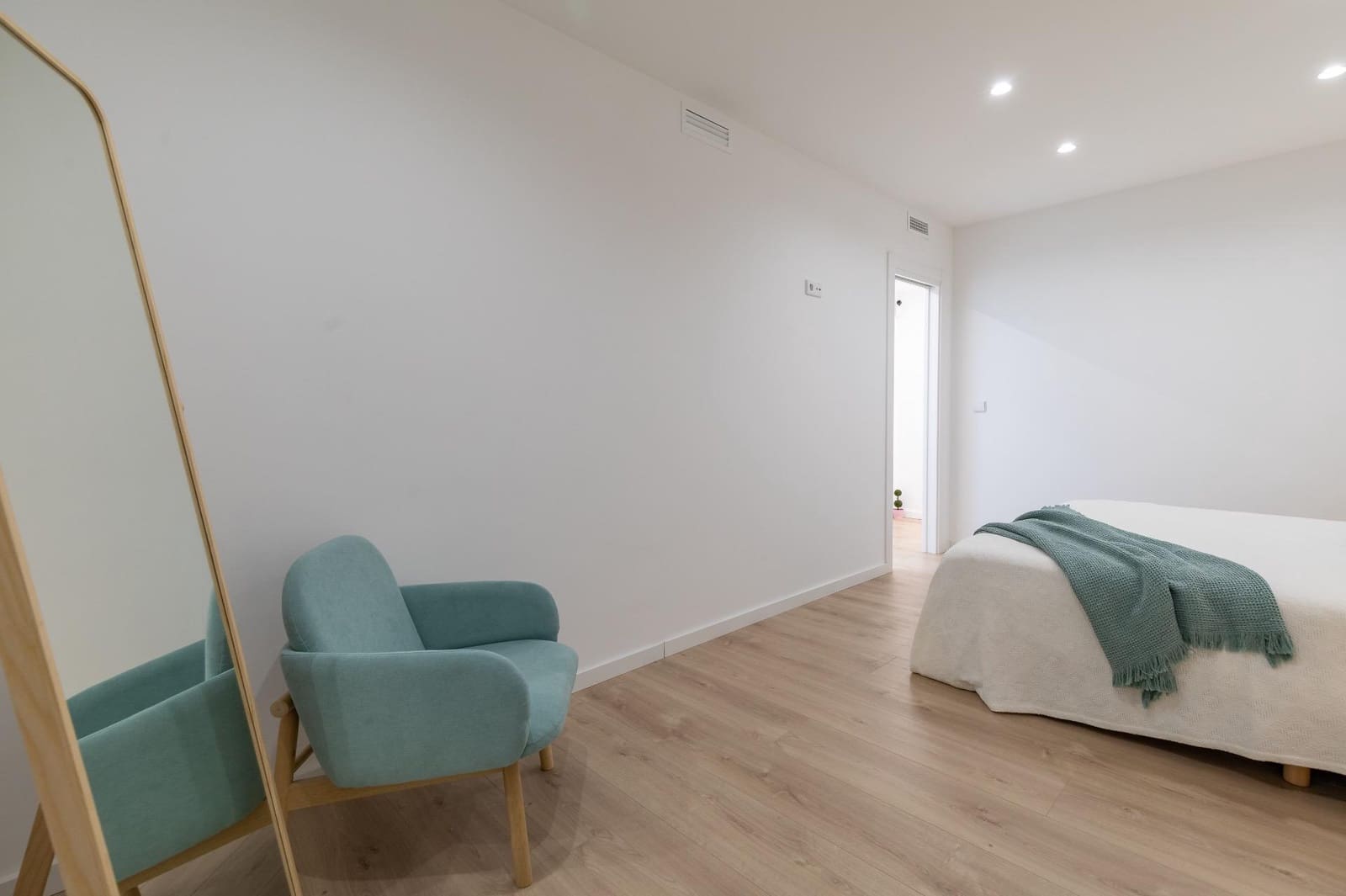 3 makuuhuone Asunto vuokrattavana paikassa Valencia kaupunki - 2 400 € (Ref: 9285135)