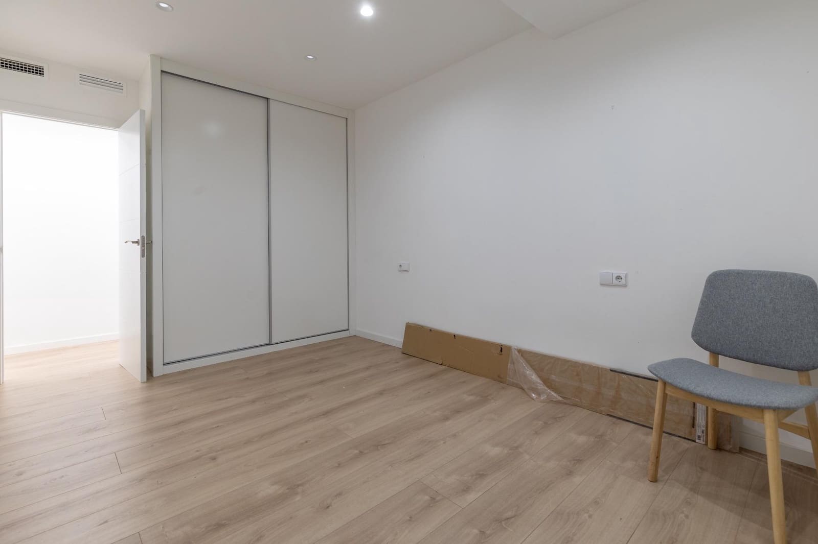 3 makuuhuone Asunto vuokrattavana paikassa Valencia kaupunki - 2 400 € (Ref: 9285135)