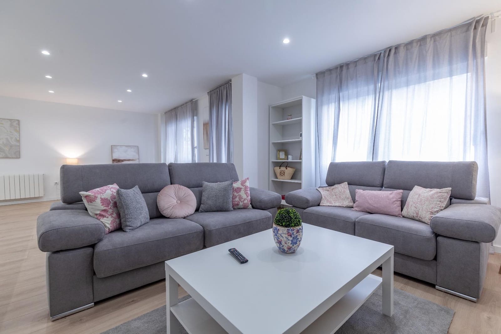 3 makuuhuone Asunto vuokrattavana paikassa Valencia kaupunki - 2 400 € (Ref: 9285135)