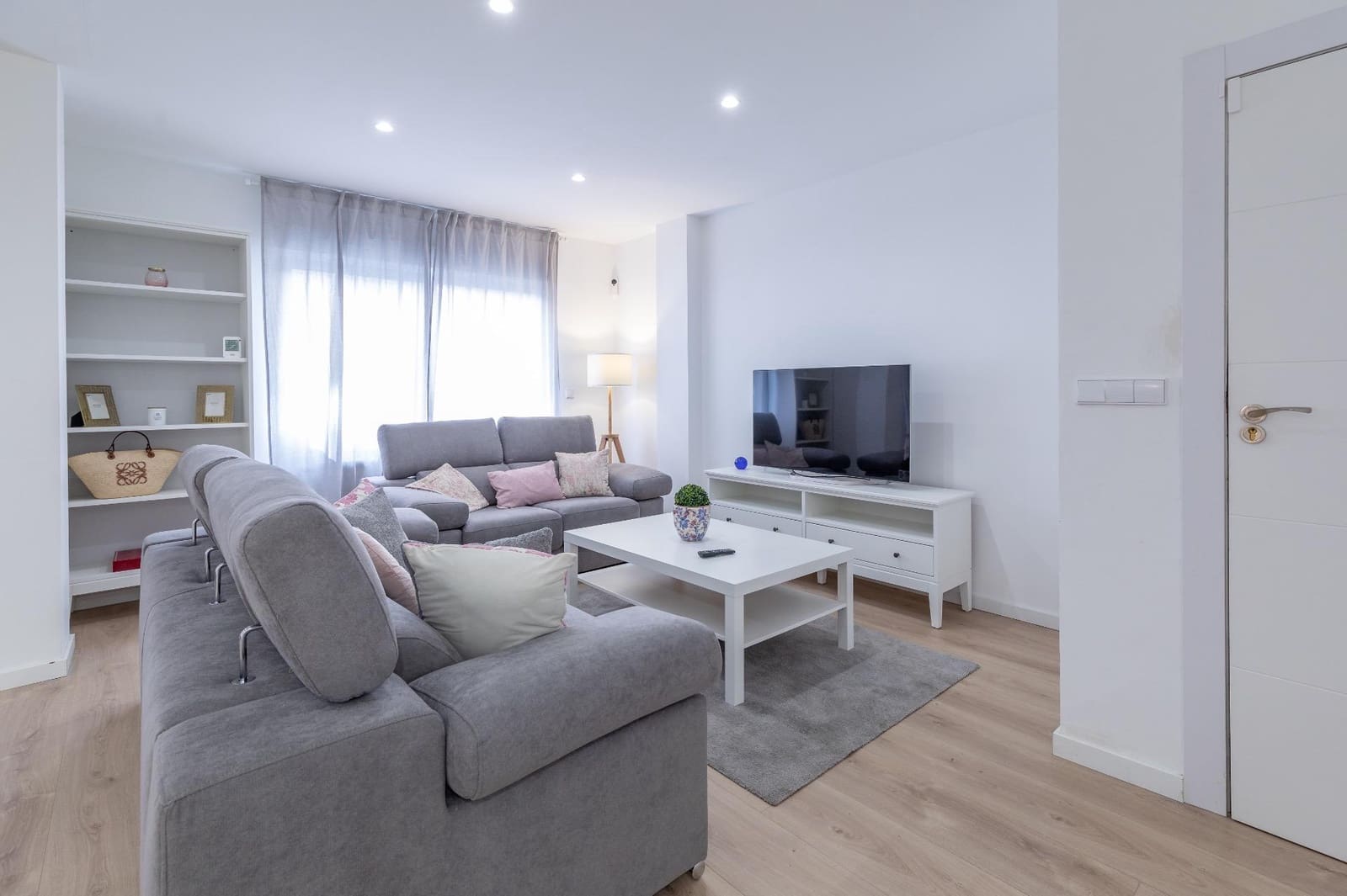 3 makuuhuone Asunto vuokrattavana paikassa Valencia kaupunki - 2 400 € (Ref: 9285135)