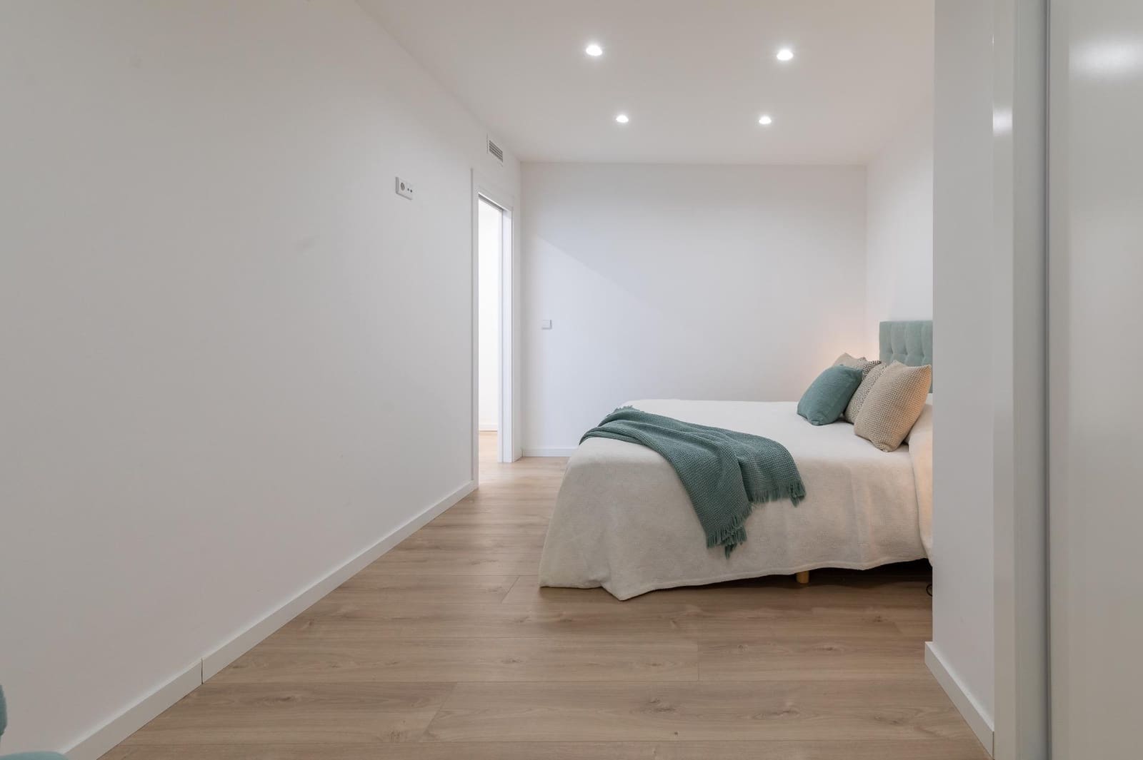 3 makuuhuone Asunto vuokrattavana paikassa Valencia kaupunki - 2 400 € (Ref: 9285135)