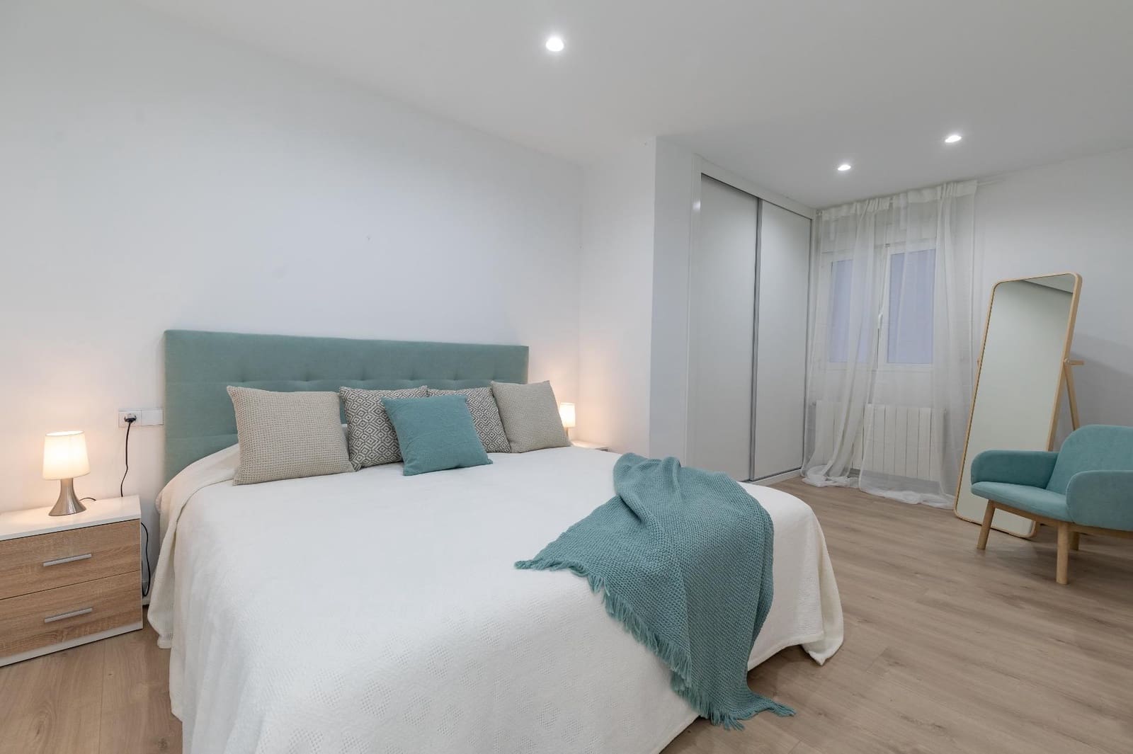 3 makuuhuone Asunto vuokrattavana paikassa Valencia kaupunki - 2 400 € (Ref: 9285135)