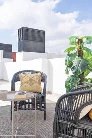 2 slaapkamer Penthouse te koop in Manises met zwembad - € 240.000 (Ref: 9285136)