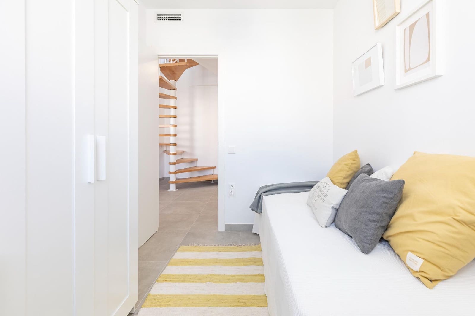 2 soveværelse Penthouse til salg i Manises med swimmingpool - € 240.000 (Ref: 9285136)