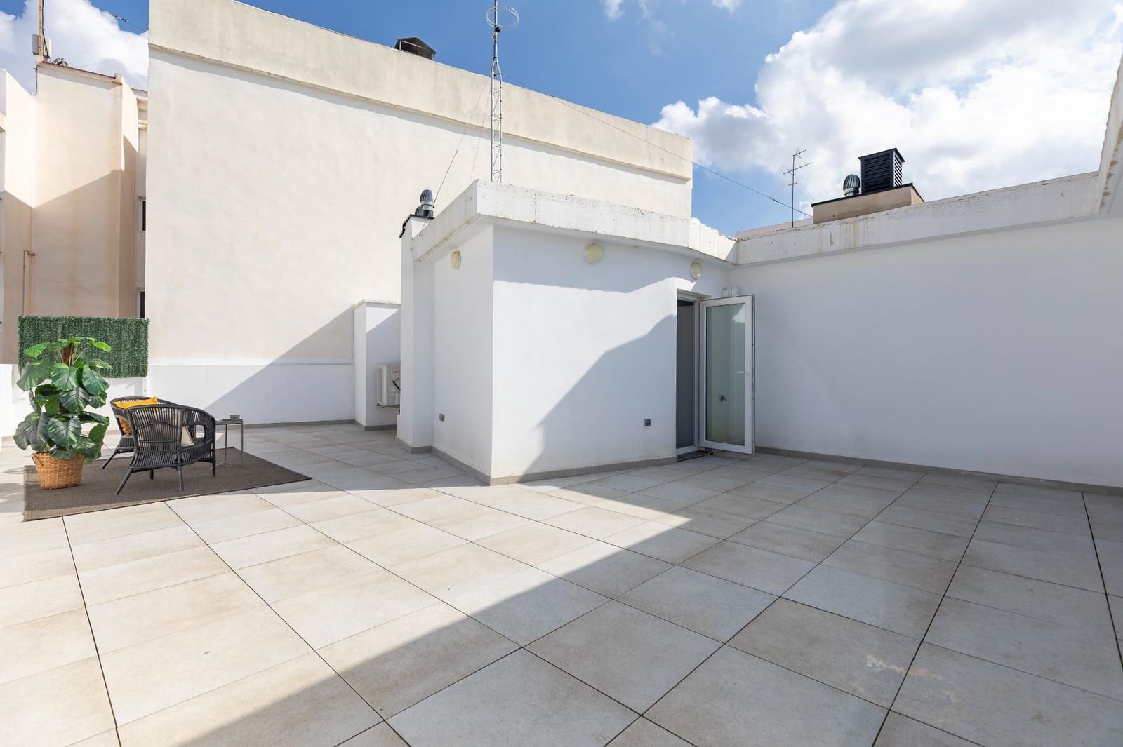 2 soveværelse Penthouse til salg i Manises med swimmingpool - € 240.000 (Ref: 9285136)