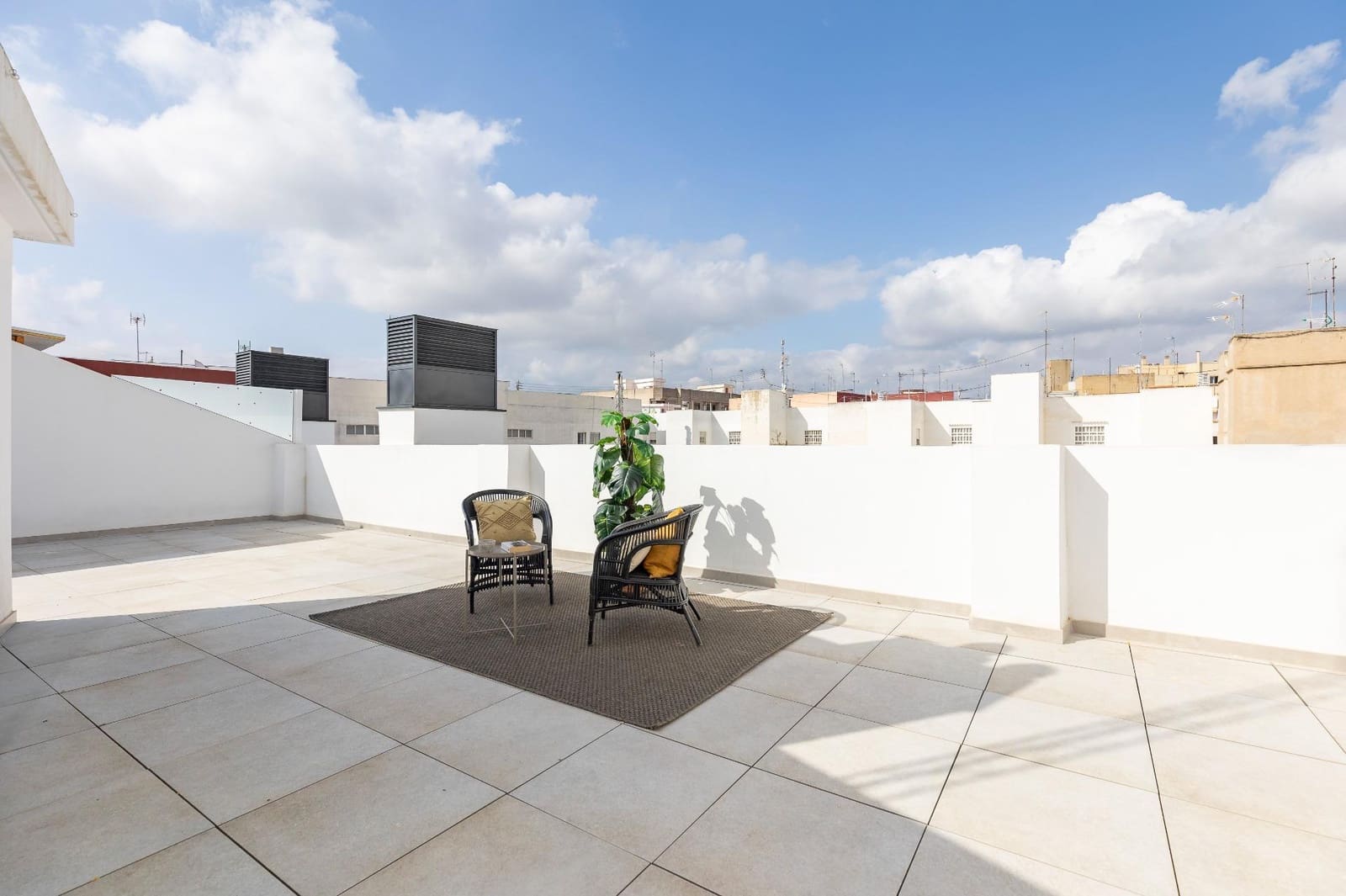 2 soveværelse Penthouse til salg i Manises med swimmingpool - € 240.000 (Ref: 9285136)