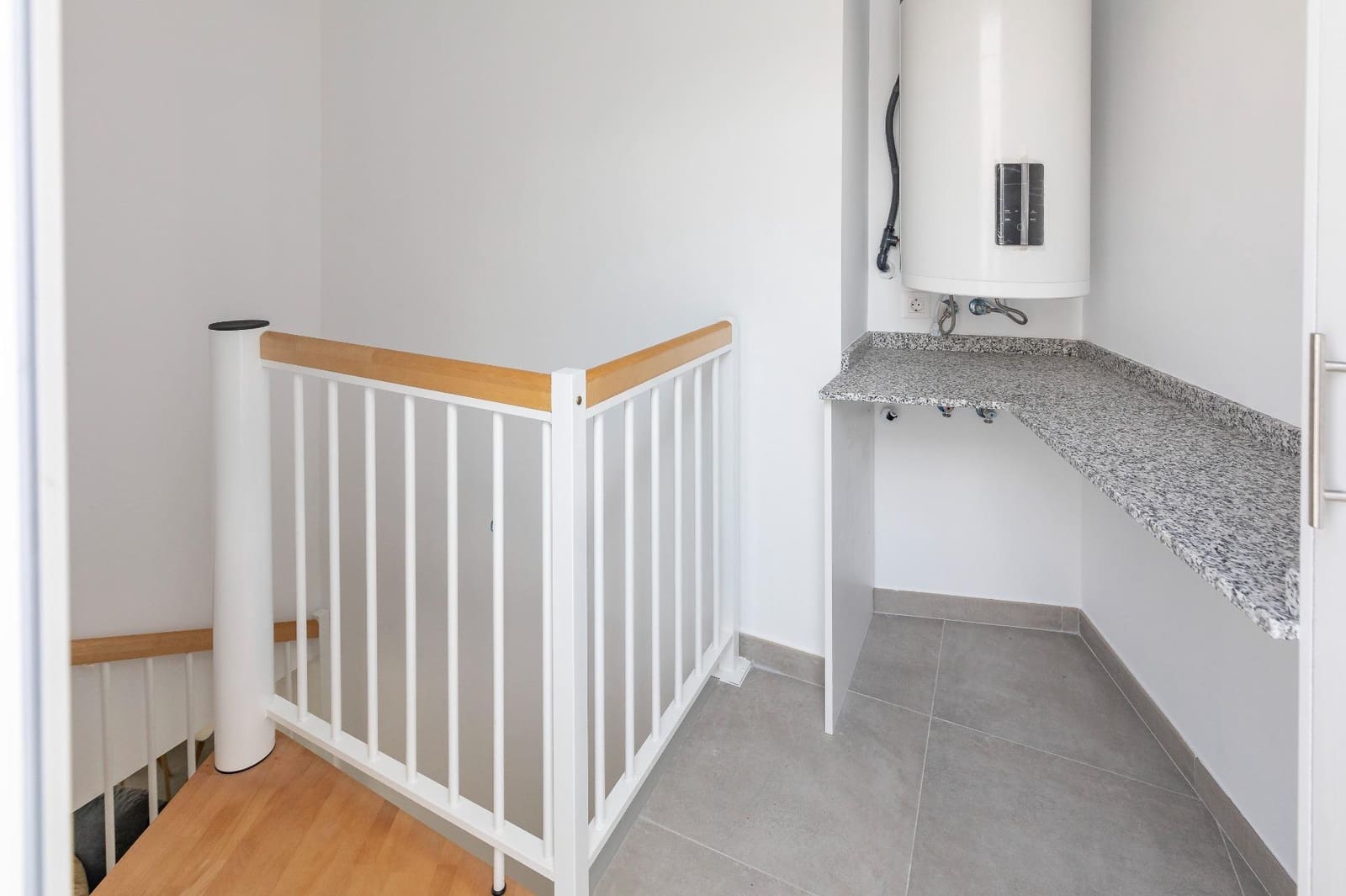 2 soveværelse Penthouse til salg i Manises med swimmingpool - € 240.000 (Ref: 9285136)