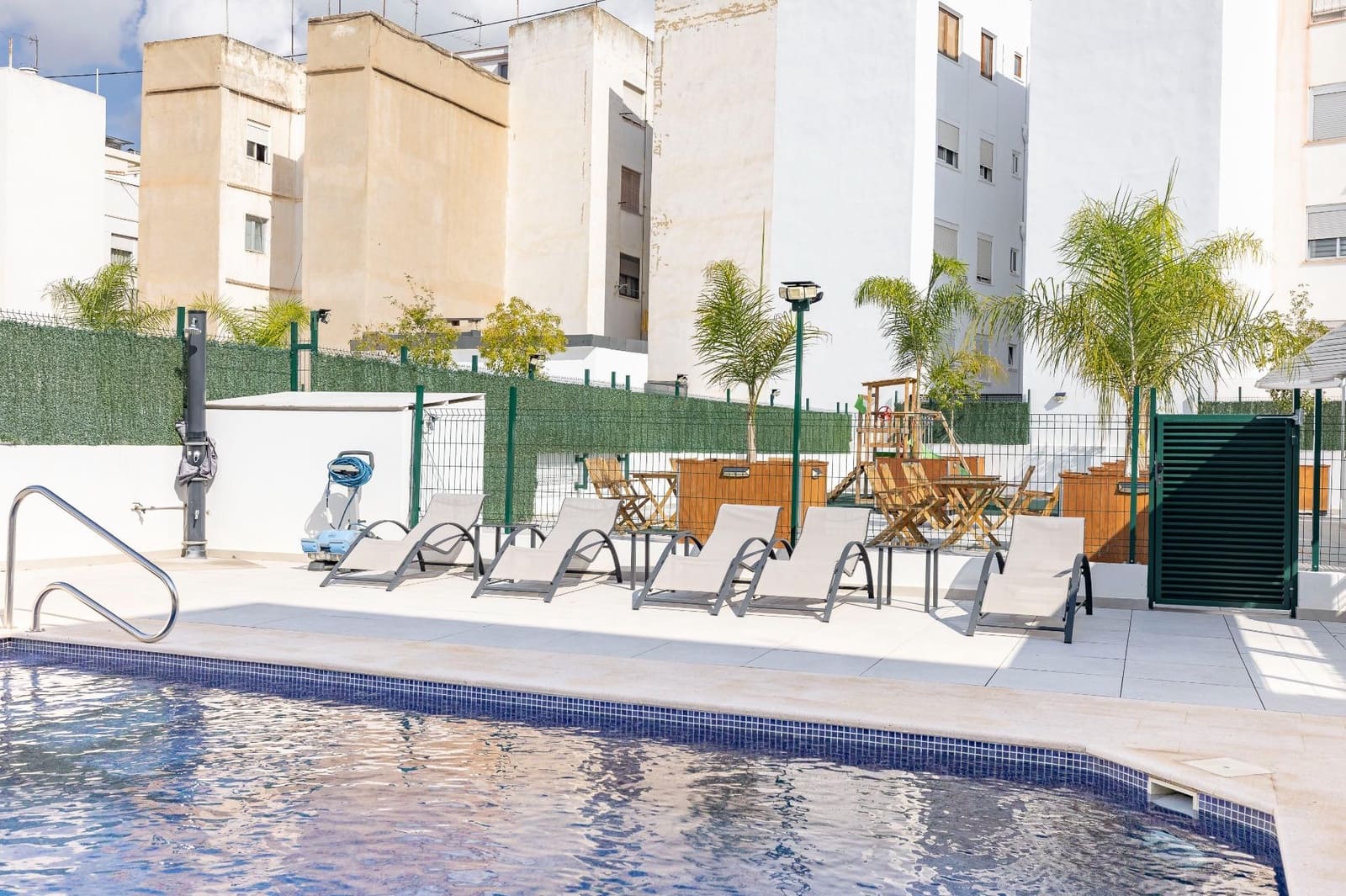 2 soveværelse Penthouse til salg i Manises med swimmingpool - € 240.000 (Ref: 9285136)