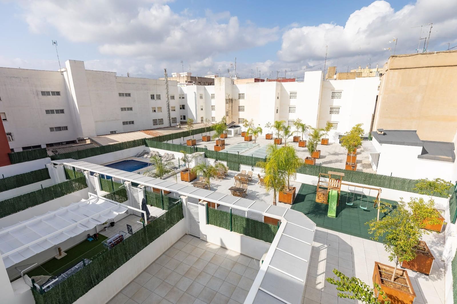 2 soveværelse Penthouse til salg i Manises med swimmingpool - € 240.000 (Ref: 9285136)