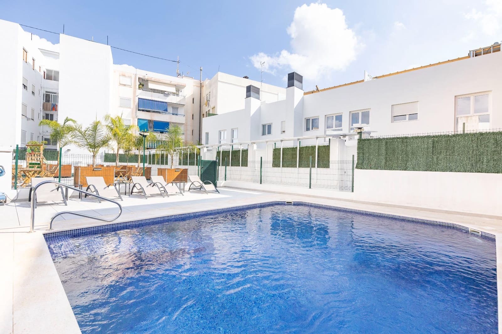 2 soveværelse Penthouse til salg i Manises med swimmingpool - € 240.000 (Ref: 9285136)