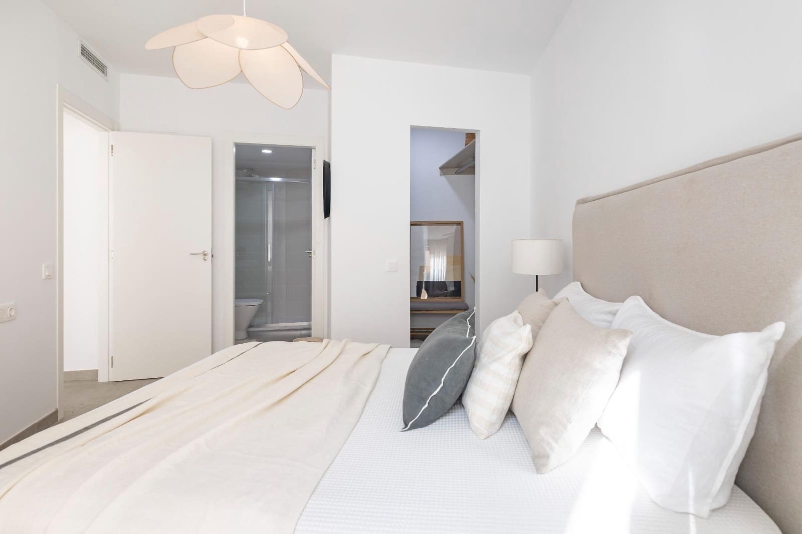 2 bedroom Flat for sale in Manises with pool - € 244,000 (Ref: 9321811)