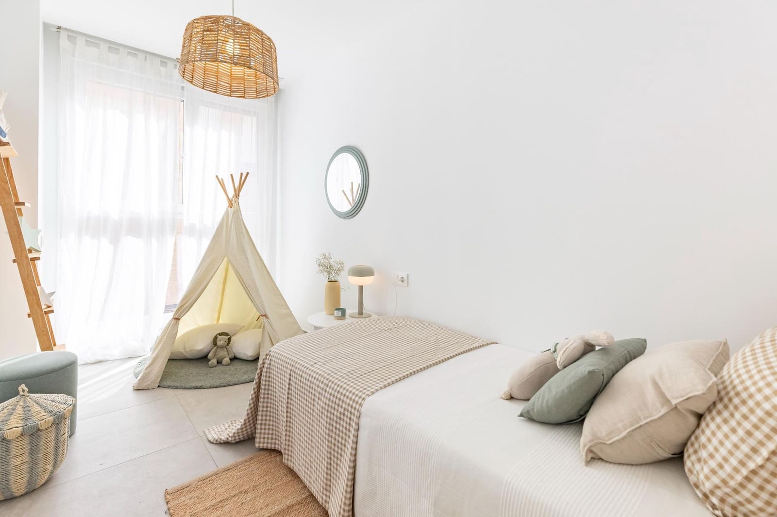 2 bedroom Flat for sale in Manises with pool - € 244,000 (Ref: 9321811)