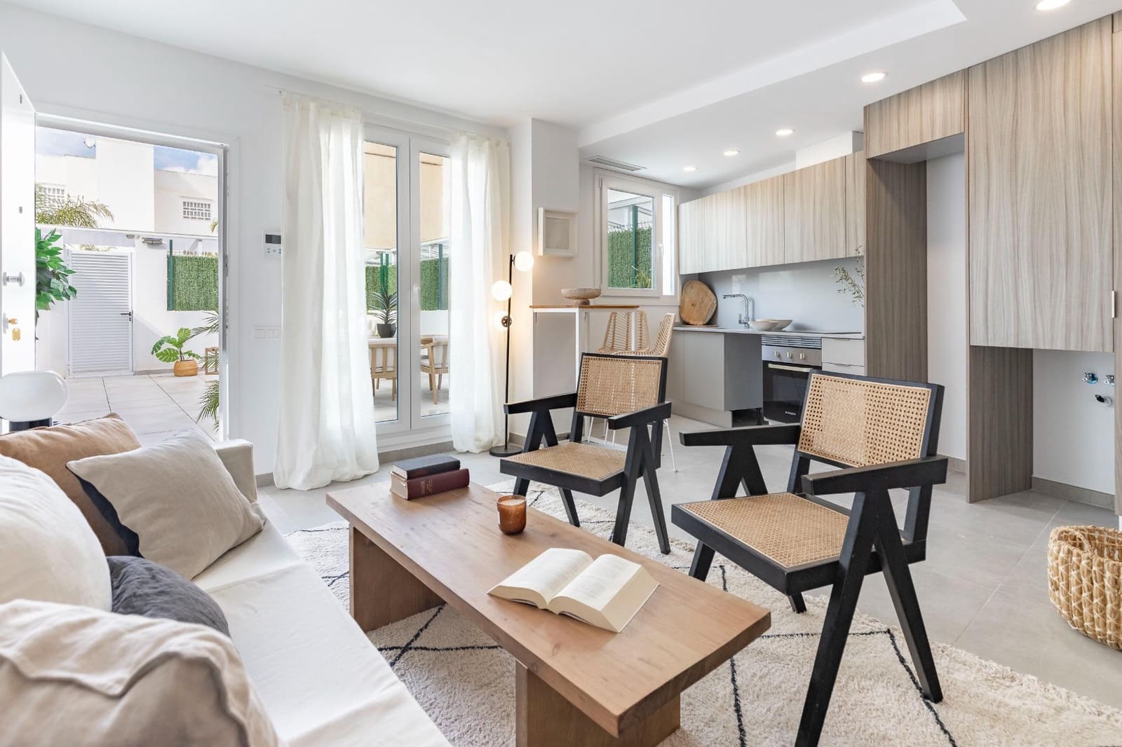 2 bedroom Flat for sale in Manises with pool - € 244,000 (Ref: 9321811)