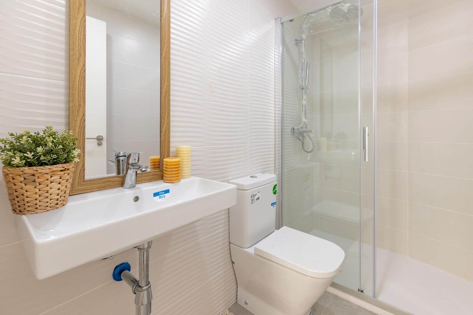 2 bedroom Flat for sale in Manises with pool - € 244,000 (Ref: 9321811)