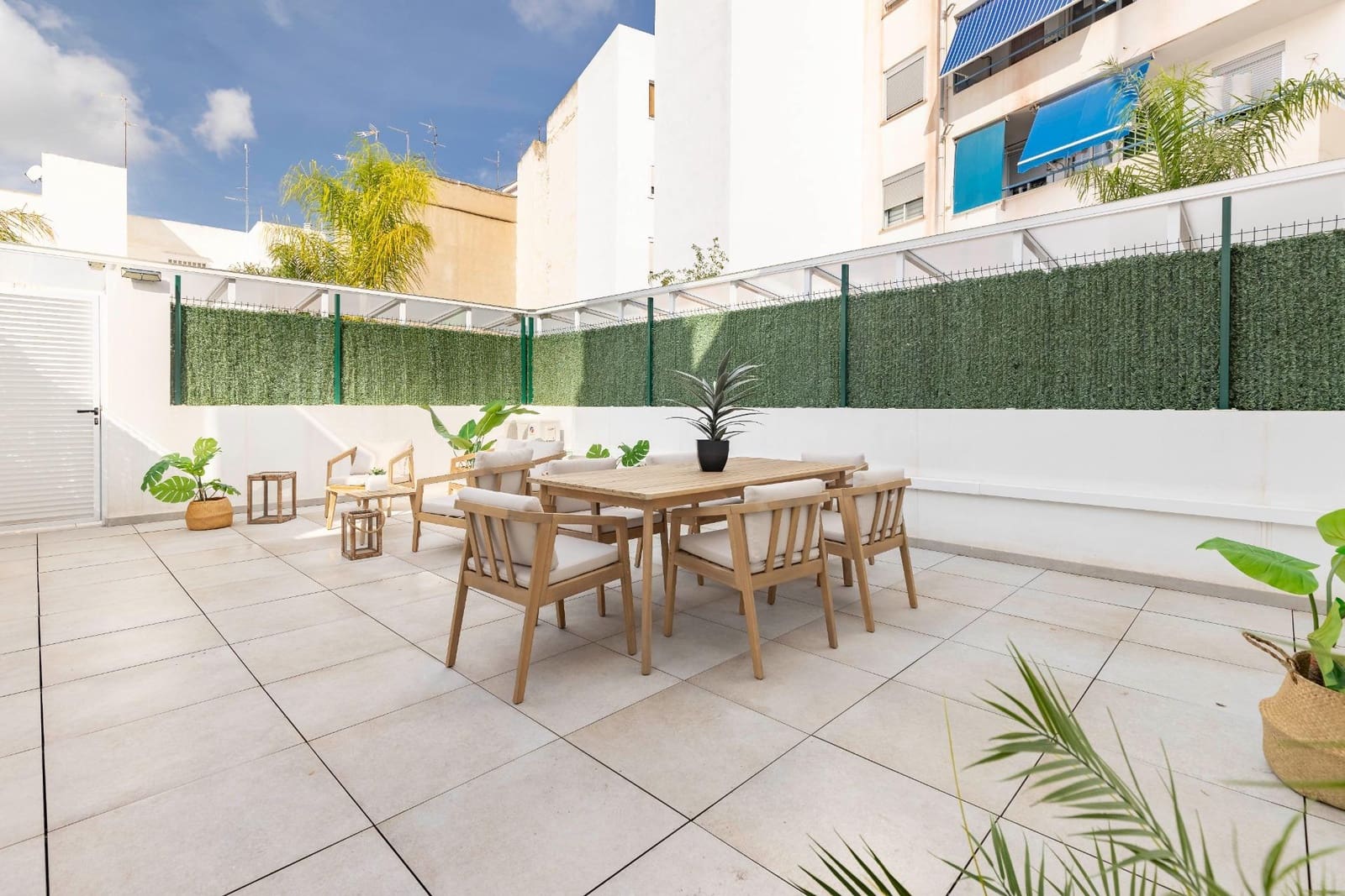 2 bedroom Flat for sale in Manises with pool - € 244,000 (Ref: 9321811)