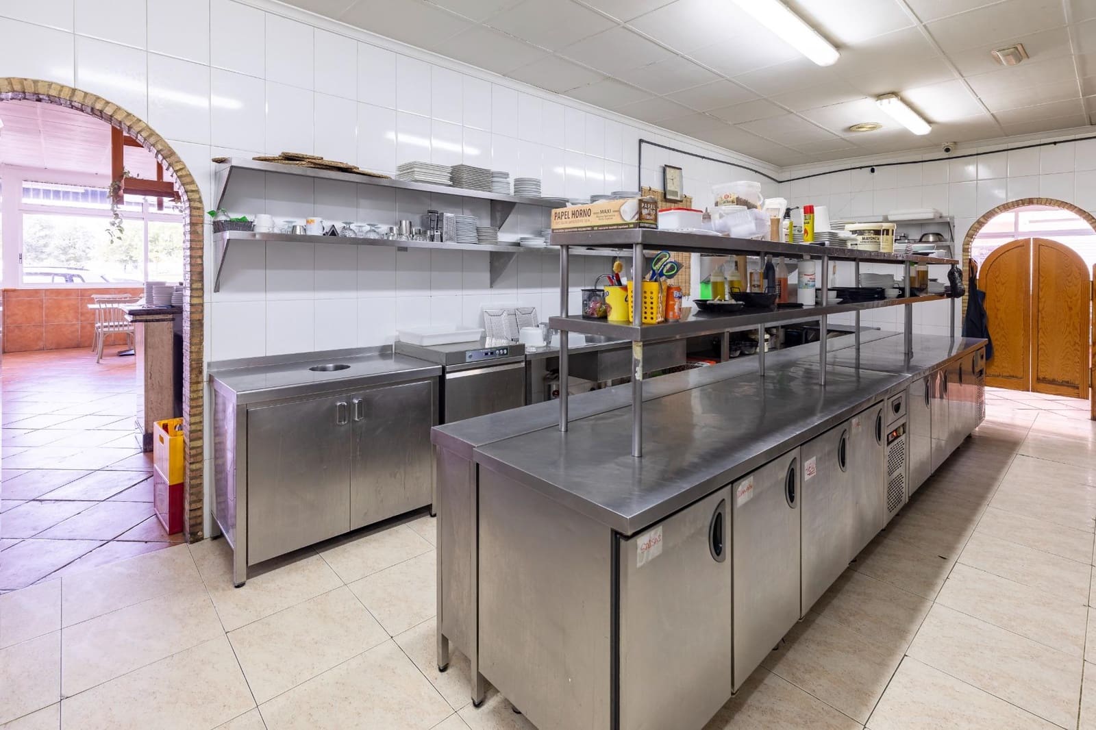 Företag att hyra i Lliria - 1 550 € (Ref: 9321814)