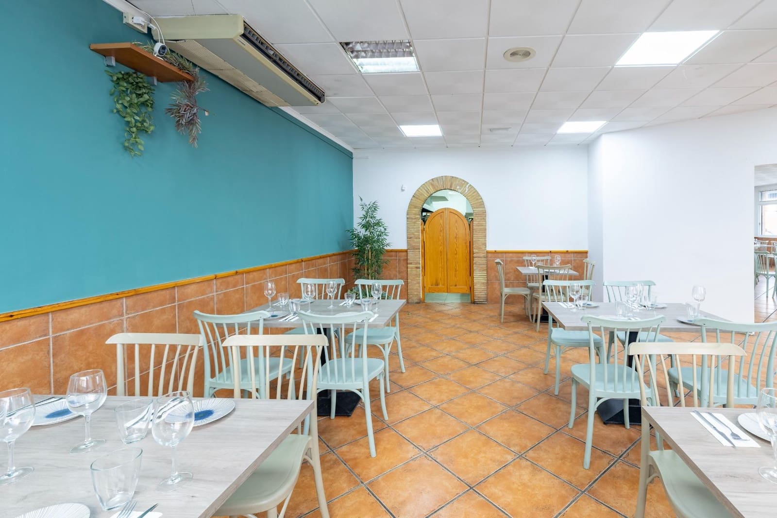 Företag att hyra i Lliria - 1 550 € (Ref: 9321814)