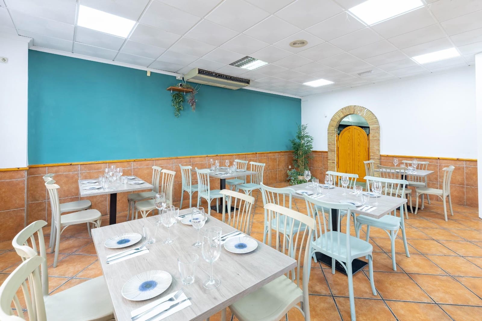 Företag att hyra i Lliria - 1 550 € (Ref: 9321814)