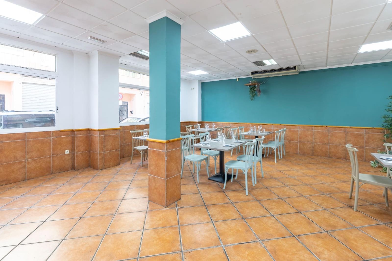 Företag att hyra i Lliria - 1 550 € (Ref: 9321814)