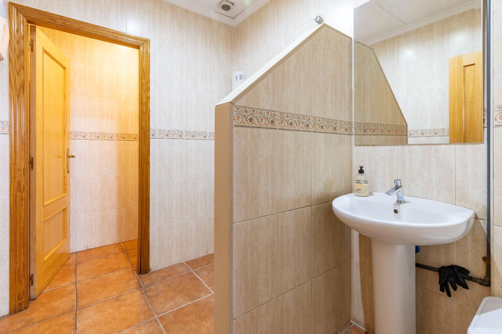 Företag att hyra i Lliria - 1 550 € (Ref: 9321814)