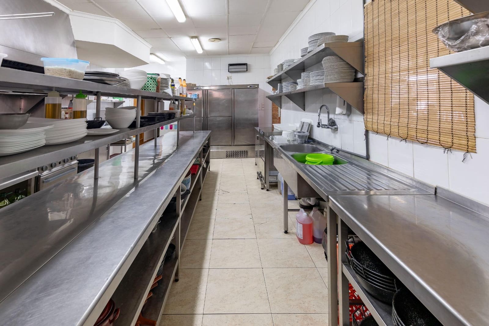 Företag att hyra i Lliria - 1 550 € (Ref: 9321814)