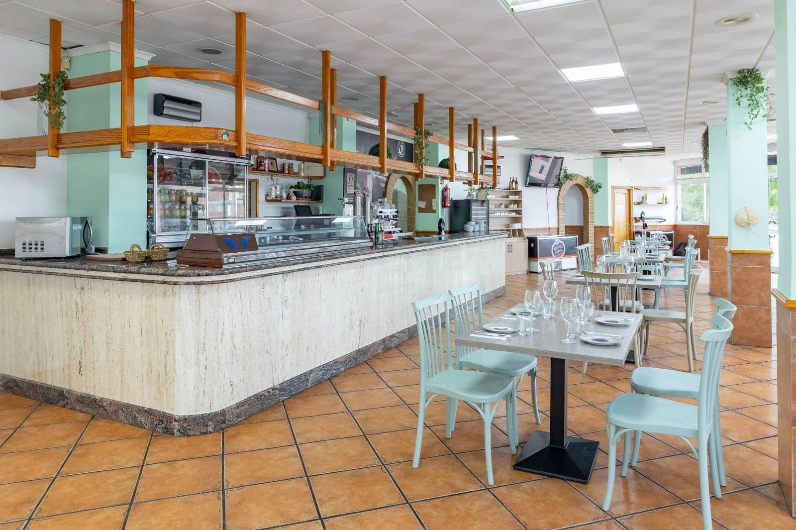 Företag att hyra i Lliria - 1 550 € (Ref: 9321814)