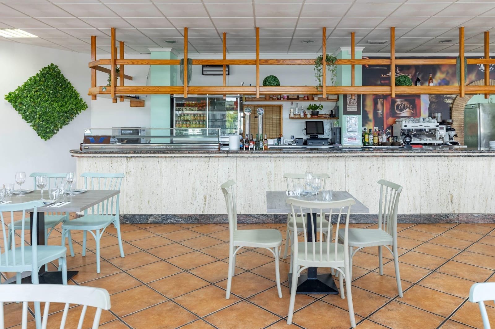 Företag att hyra i Lliria - 1 550 € (Ref: 9321814)