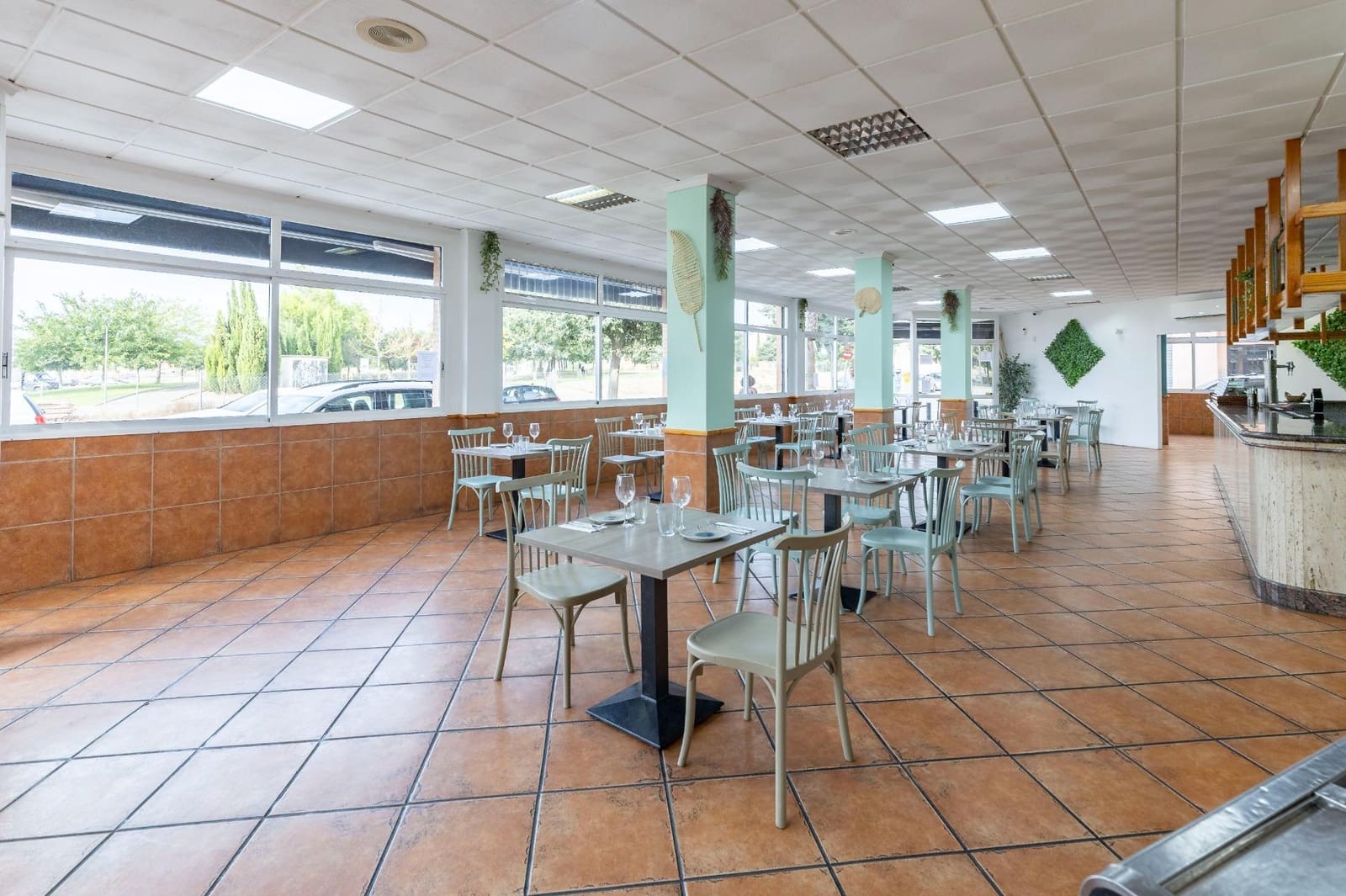 Företag att hyra i Lliria - 1 550 € (Ref: 9321814)