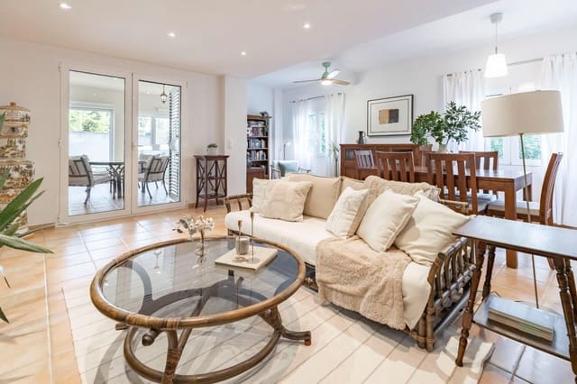 6 soverom Villa til salgs i San Antonio de Benagéber med svømmebasseng garasje - € 720 000 (Ref: 9341113)