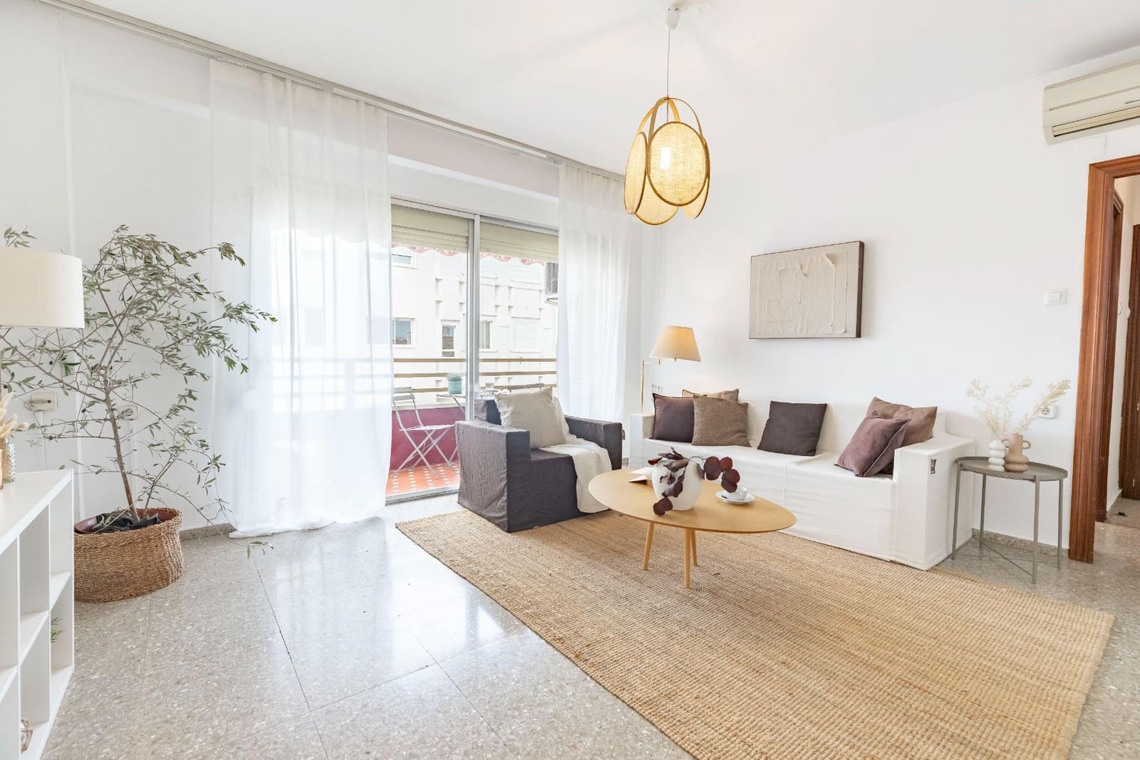 4 bedroom Flat for sale in Moncada - € 220,000 (Ref: 9390583)