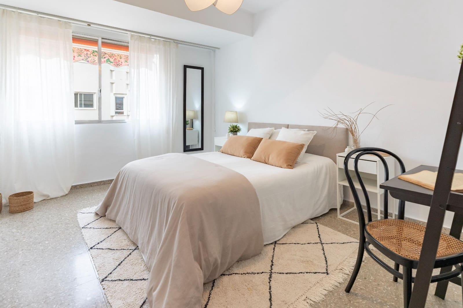 4 bedroom Flat for sale in Moncada - € 220,000 (Ref: 9390583)