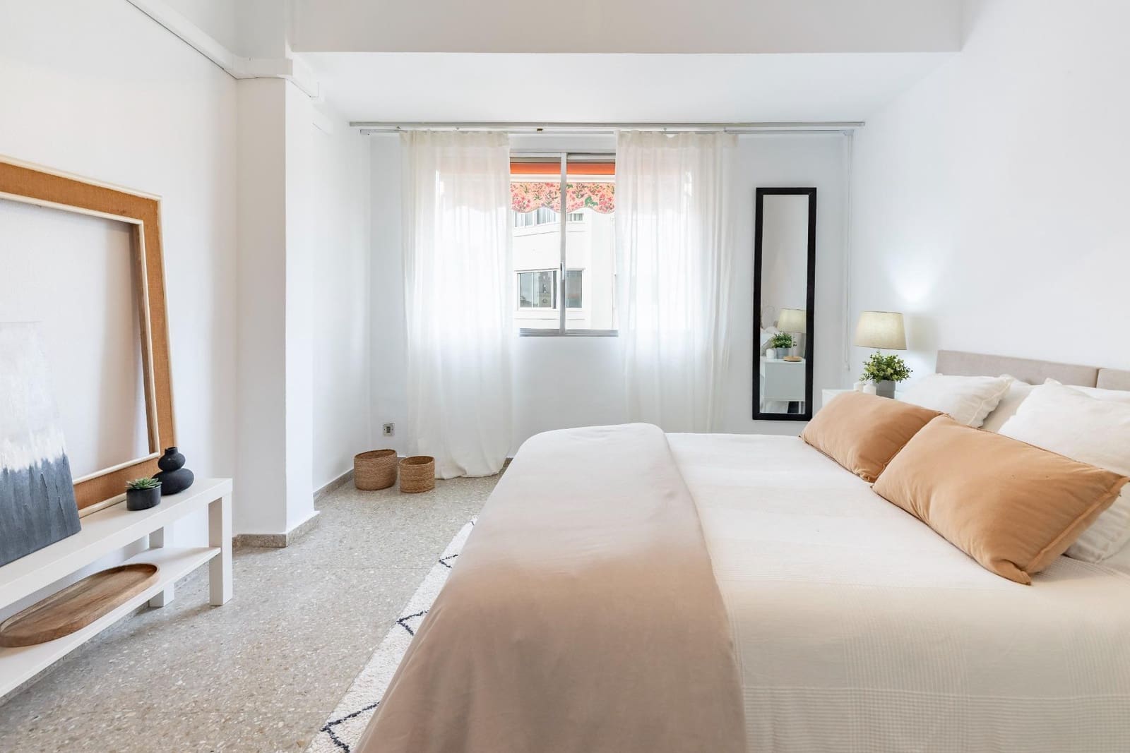 4 bedroom Flat for sale in Moncada - € 220,000 (Ref: 9390583)