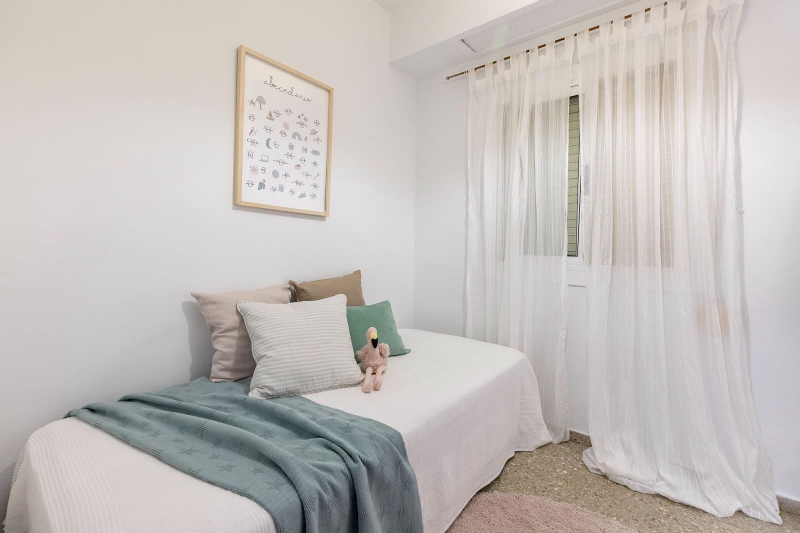 4 bedroom Flat for sale in Moncada - € 220,000 (Ref: 9390583)