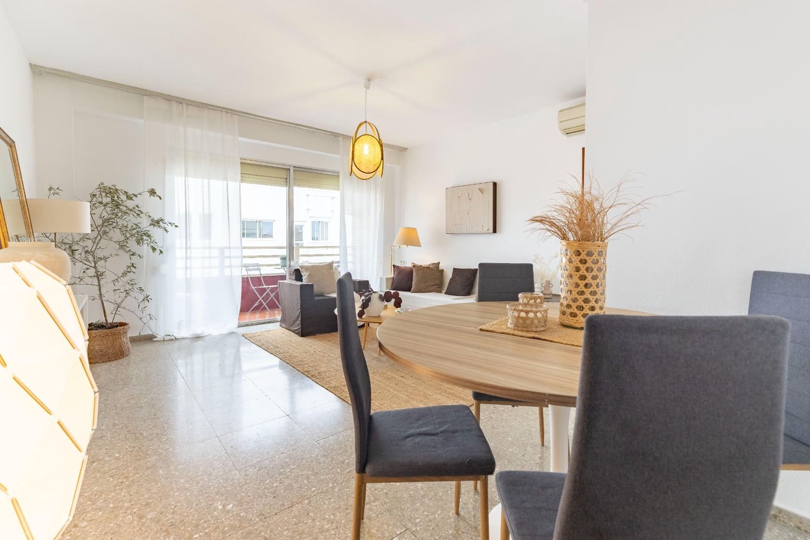 4 bedroom Flat for sale in Moncada - € 220,000 (Ref: 9390583)