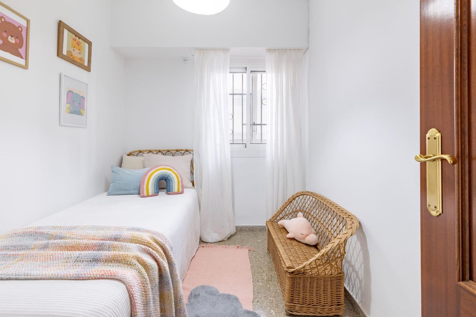 4 bedroom Flat for sale in Moncada - € 220,000 (Ref: 9390583)