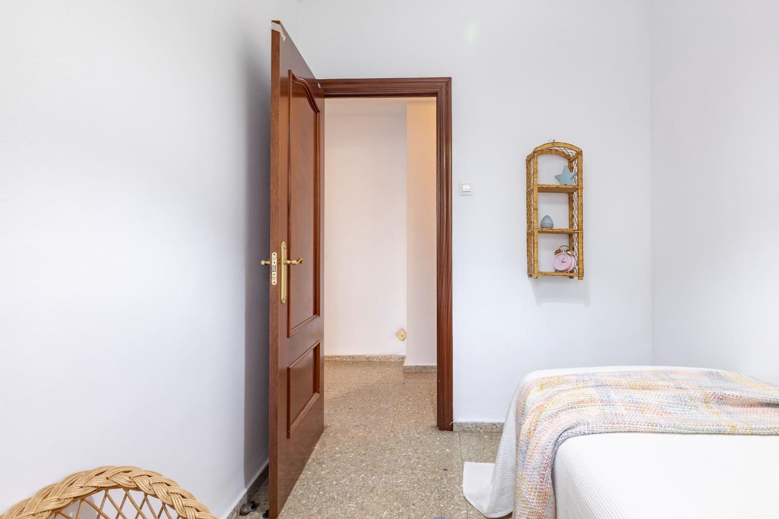 4 bedroom Flat for sale in Moncada - € 220,000 (Ref: 9390583)