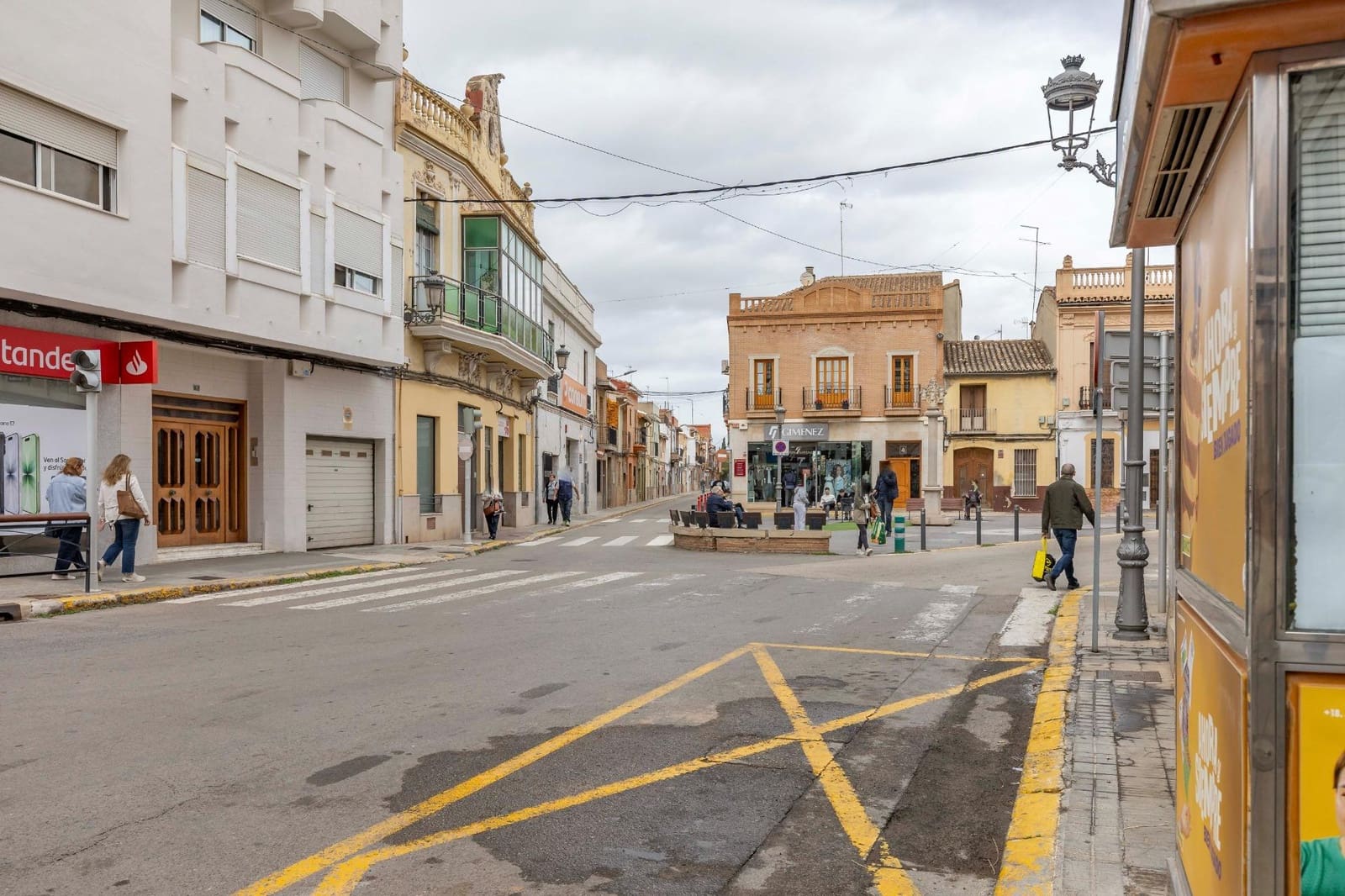 4 bedroom Flat for sale in Moncada - € 220,000 (Ref: 9390583)