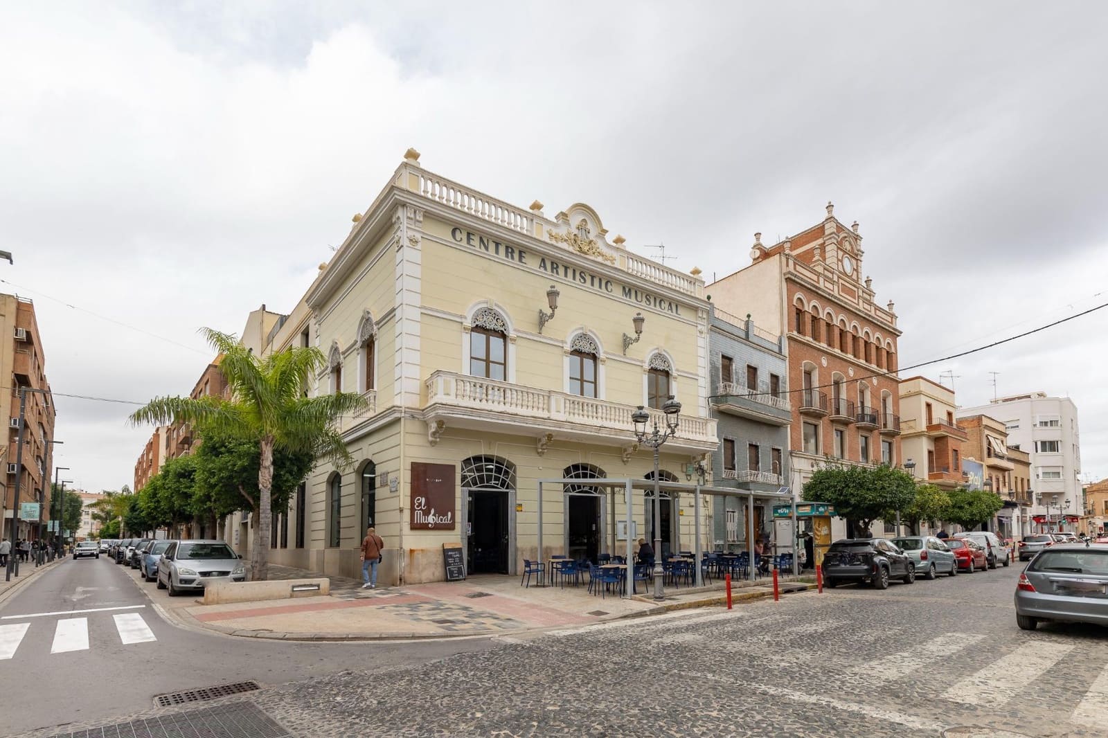 4 bedroom Flat for sale in Moncada - € 220,000 (Ref: 9390583)