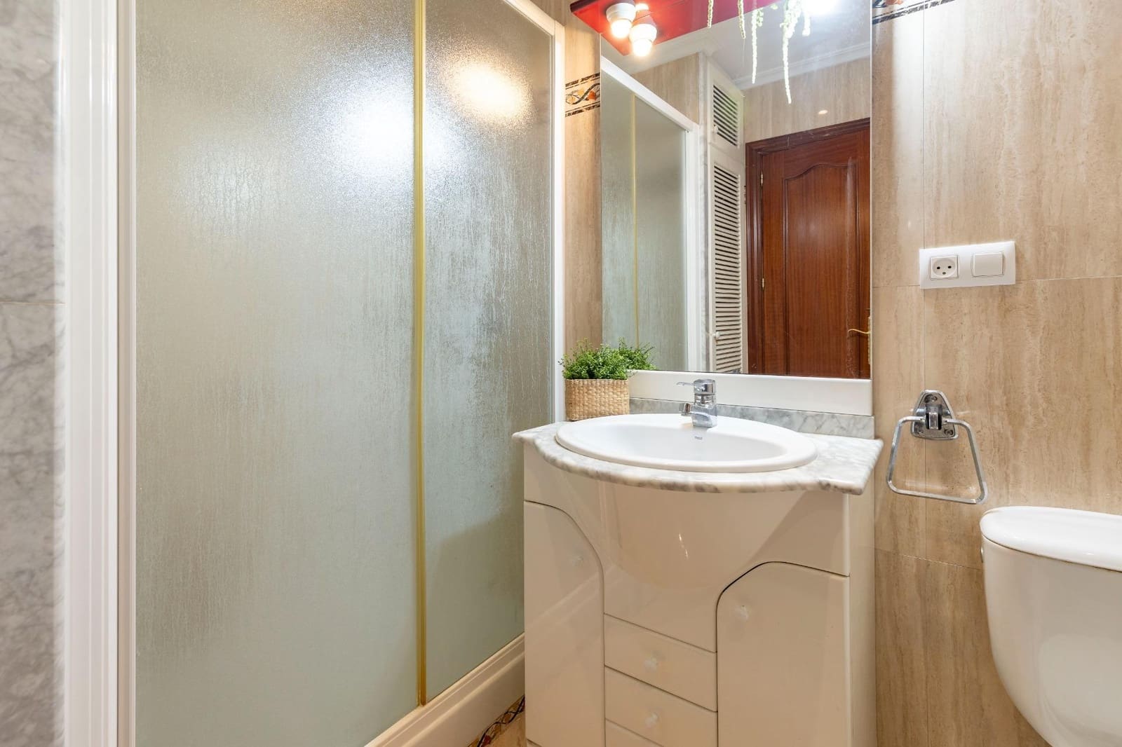 4 bedroom Flat for sale in Moncada - € 220,000 (Ref: 9390583)