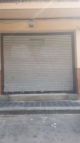 Commercial for sale in Benicalap, Valencia city - € 130,000 (Ref: 9396291)