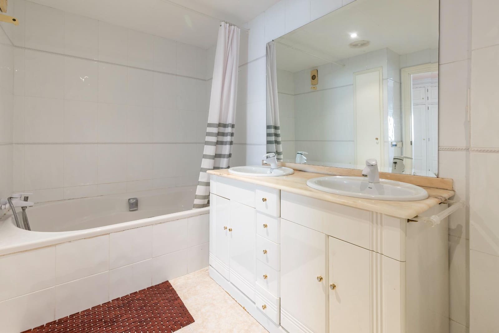 3 bedroom Flat for sale in Chilches - € 240,000 (Ref: 9396292)