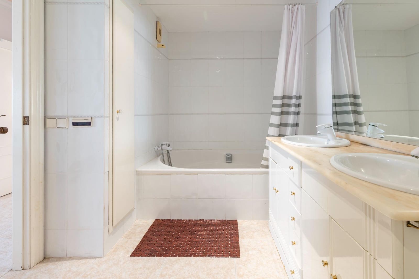 3 bedroom Flat for sale in Chilches - € 240,000 (Ref: 9396292)