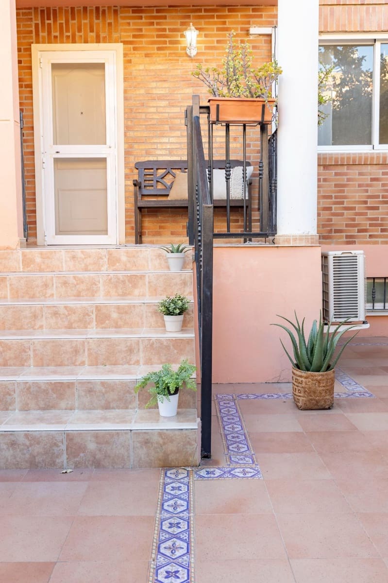 5 soveværelse Rækkehus til salg i San Antonio de Benageber med garage - € 342.000 (Ref: 9406652)