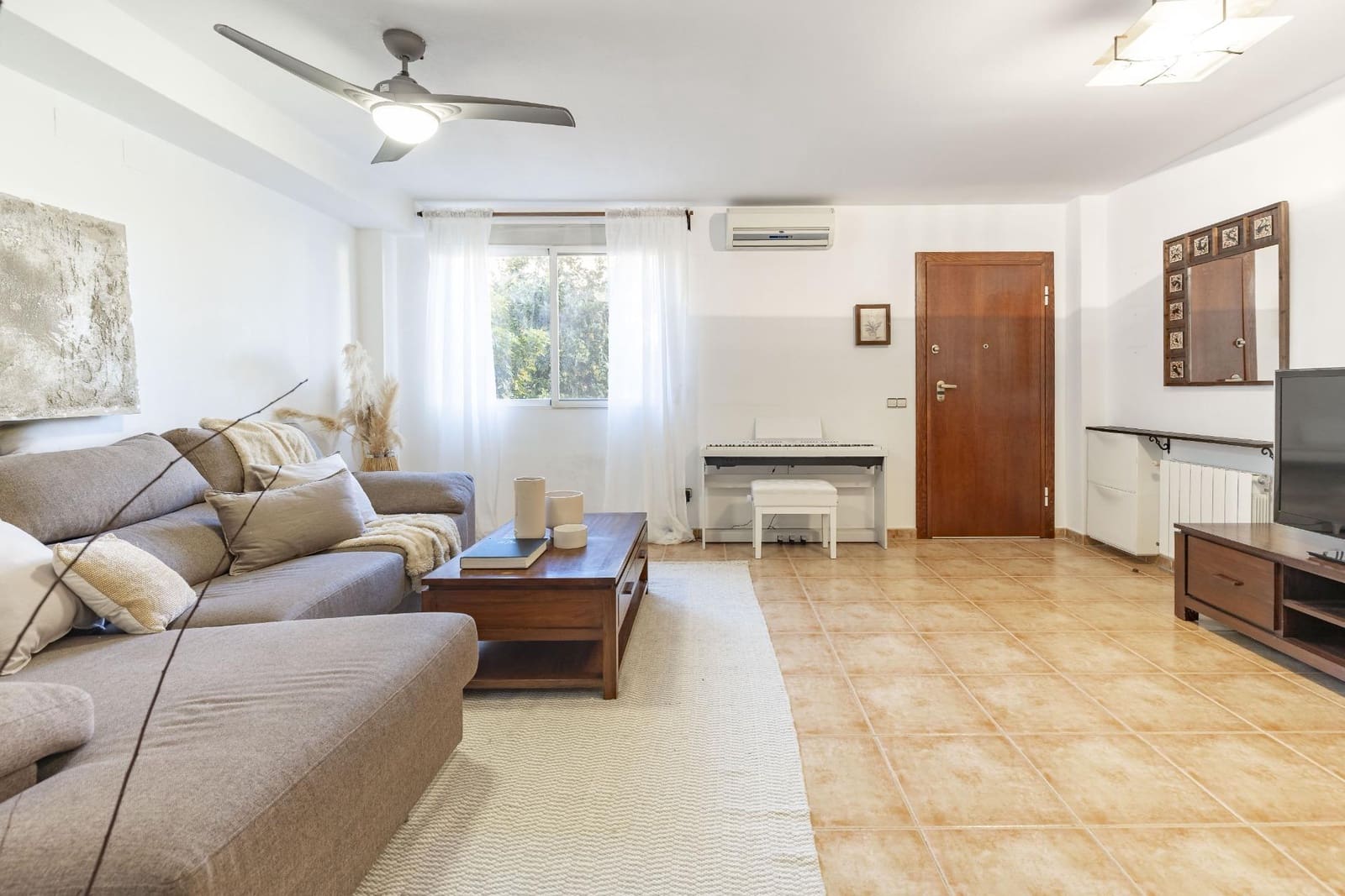 5 soveværelse Rækkehus til salg i San Antonio de Benageber med garage - € 342.000 (Ref: 9406652)