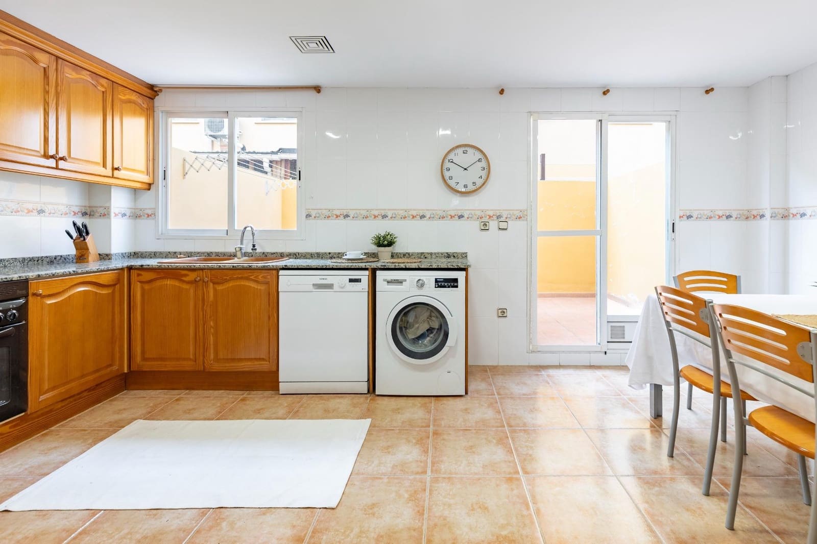 5 soveværelse Rækkehus til salg i San Antonio de Benageber med garage - € 342.000 (Ref: 9406652)