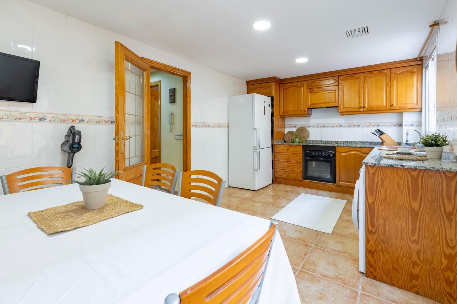 5 soveværelse Rækkehus til salg i San Antonio de Benageber med garage - € 342.000 (Ref: 9406652)