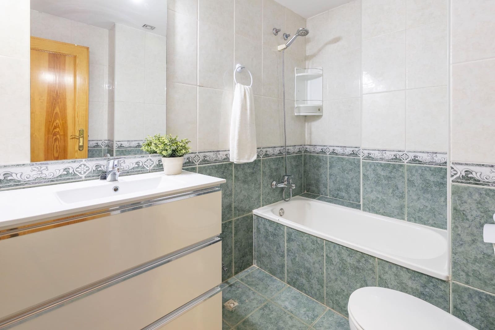 5 soveværelse Rækkehus til salg i San Antonio de Benageber med garage - € 342.000 (Ref: 9406652)