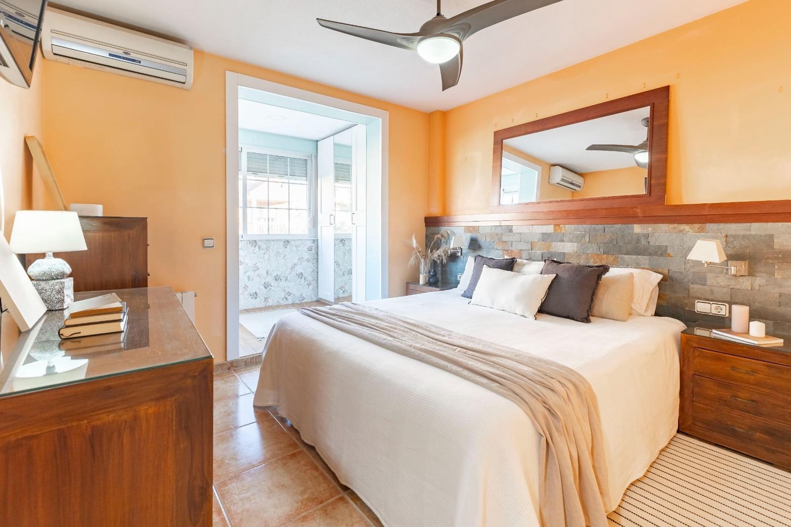 5 soveværelse Rækkehus til salg i San Antonio de Benageber med garage - € 342.000 (Ref: 9406652)