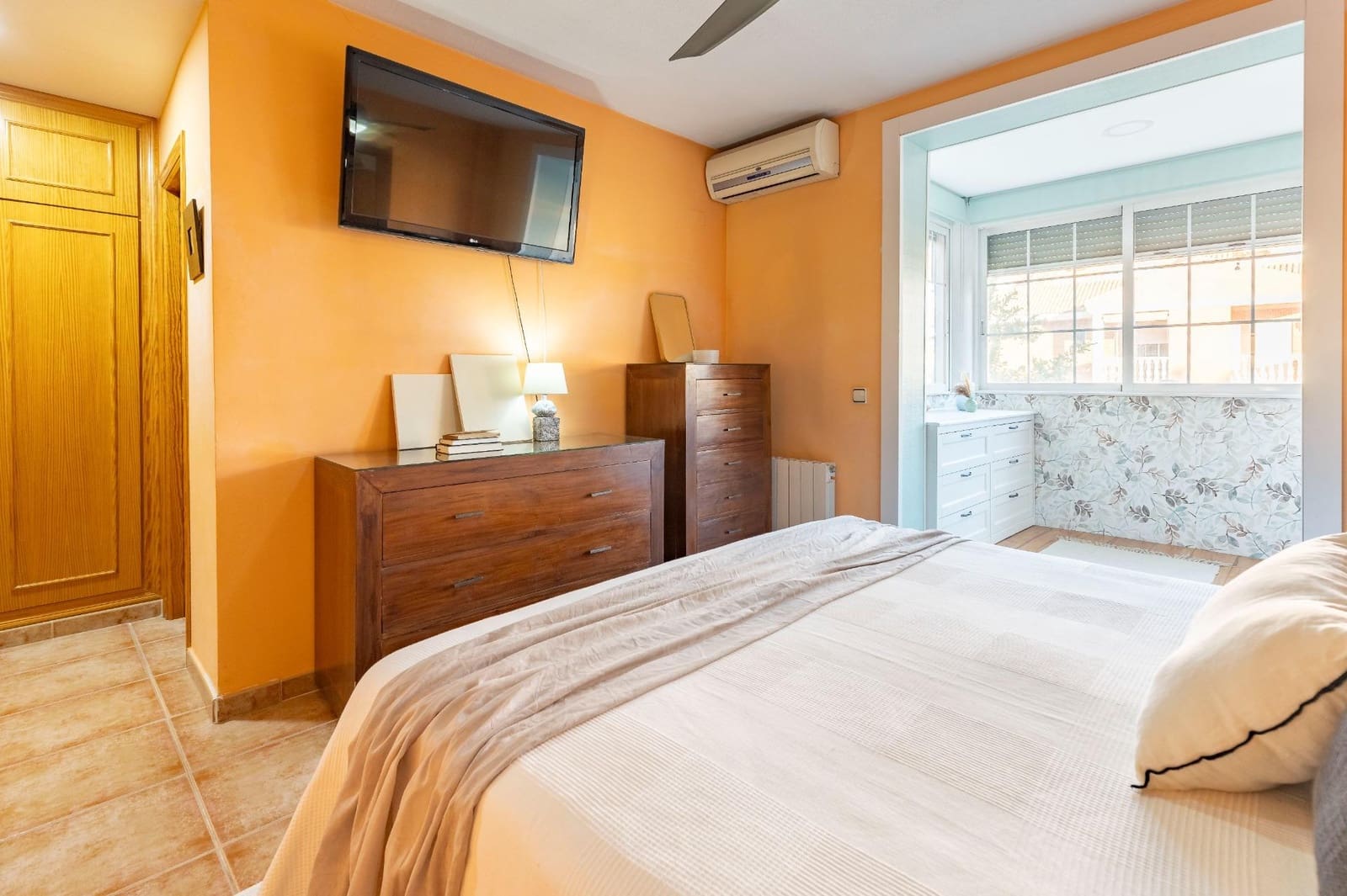 5 soveværelse Rækkehus til salg i San Antonio de Benageber med garage - € 342.000 (Ref: 9406652)