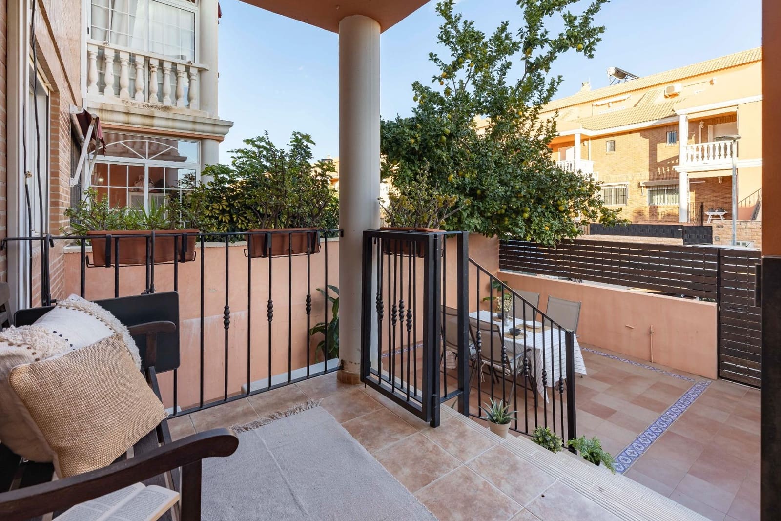 5 soveværelse Rækkehus til salg i San Antonio de Benageber med garage - € 342.000 (Ref: 9406652)